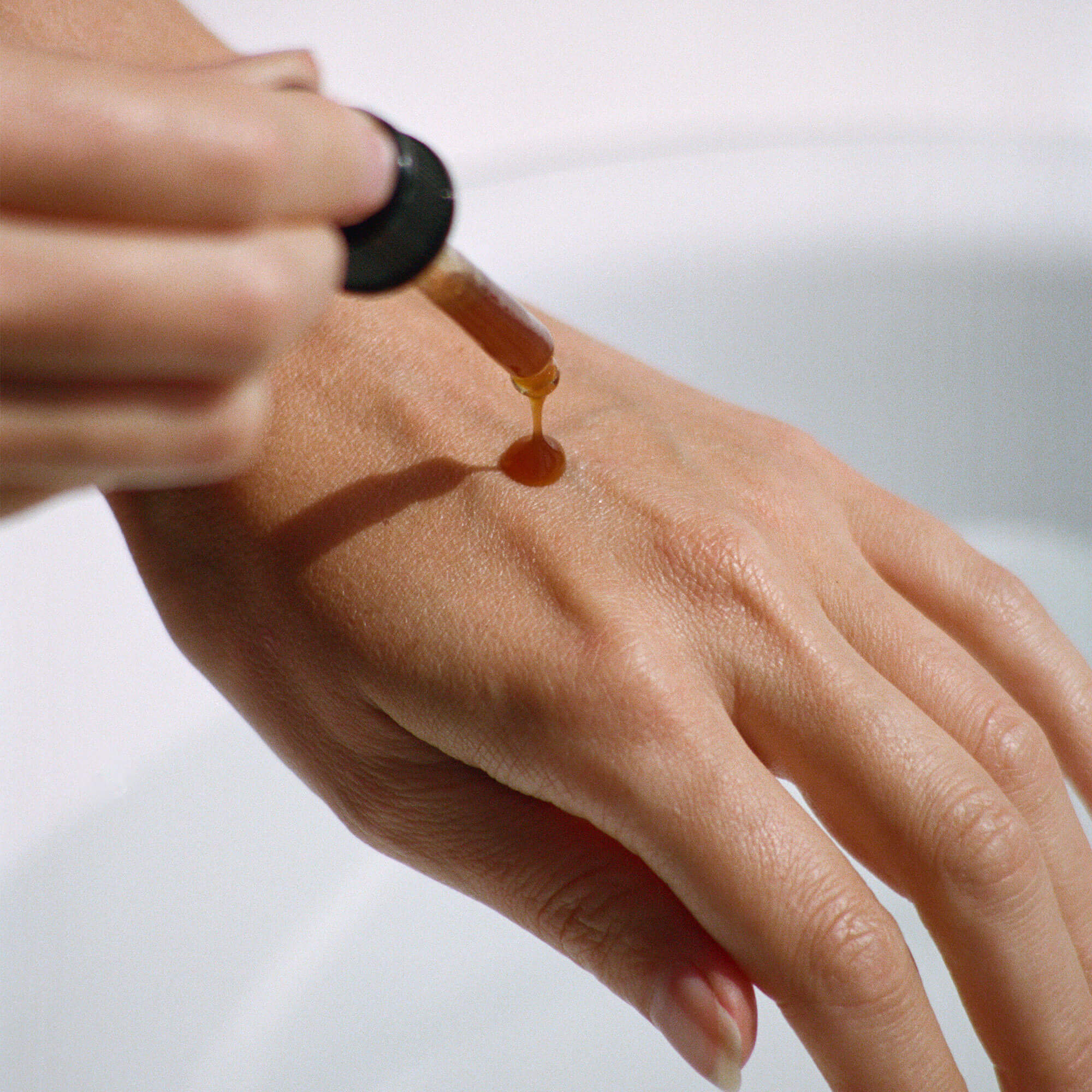 Rejuvenating Hand Sérum Régénérant Mains 273